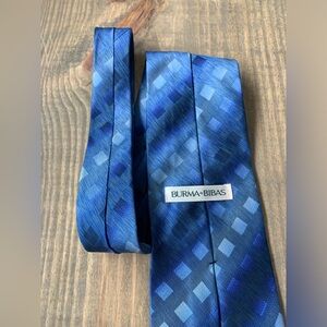 Quiet Luxury Classic Blue Patterned Men's Silk Tie